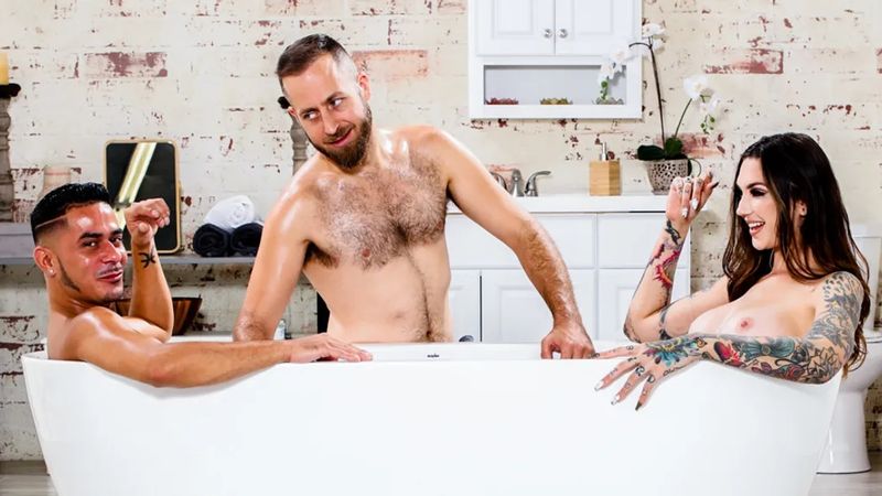 搬家变炮局三人互射不停