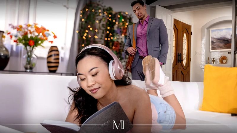 保姆娇小嫩穴被老男人操